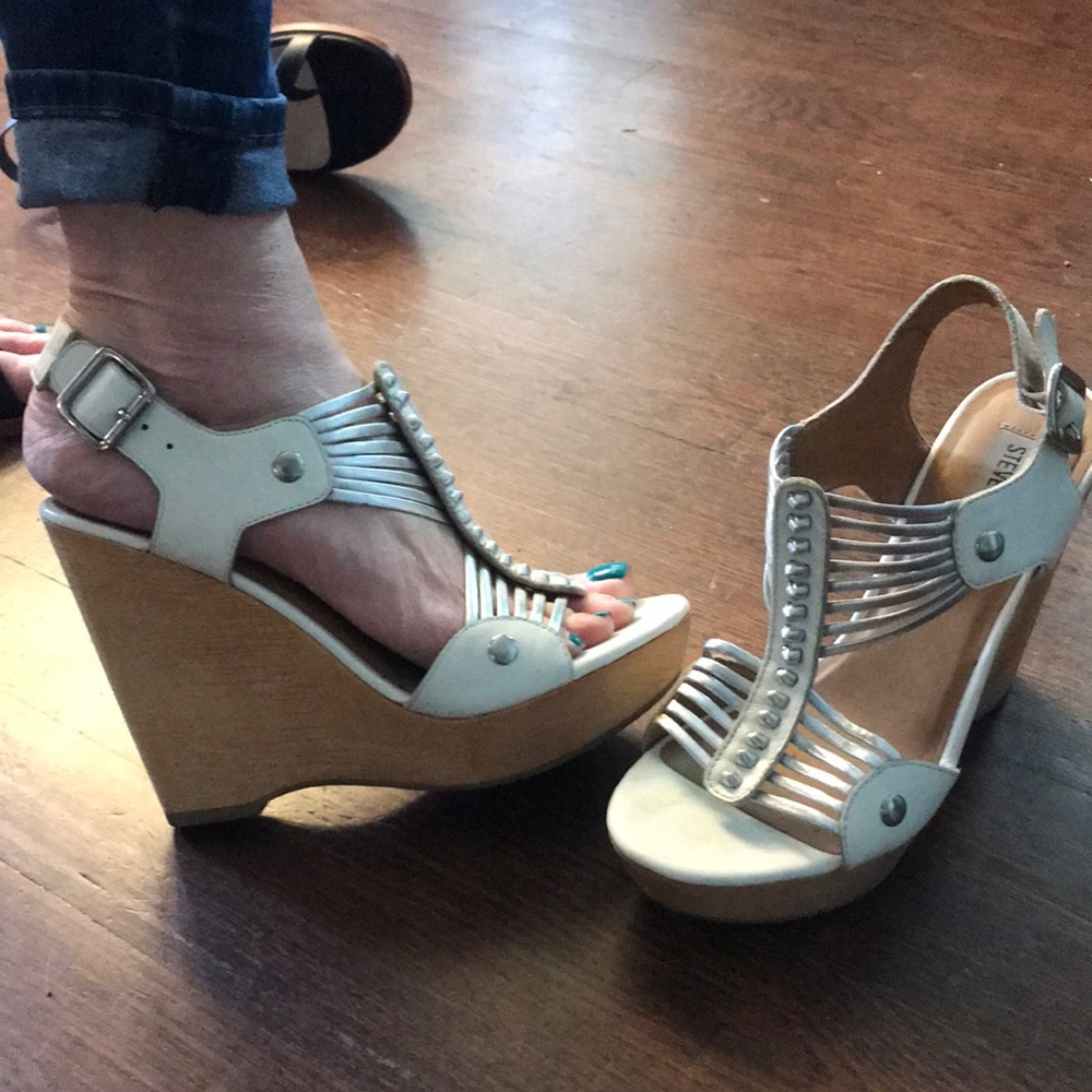 White and silver Steve Madden wedges adorable on!